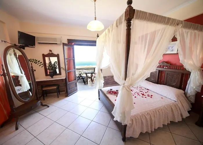 B * Fira (Santorini)