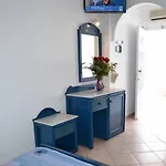 B Apartment Fira (Santorini)