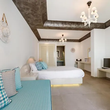 B * Fira (Santorini)