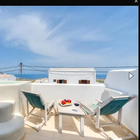 B * Fira (Santorini)