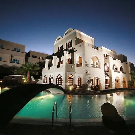 B * Fira (Santorini)