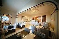 B Apartment *