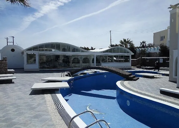 B * Fira (Santorini)